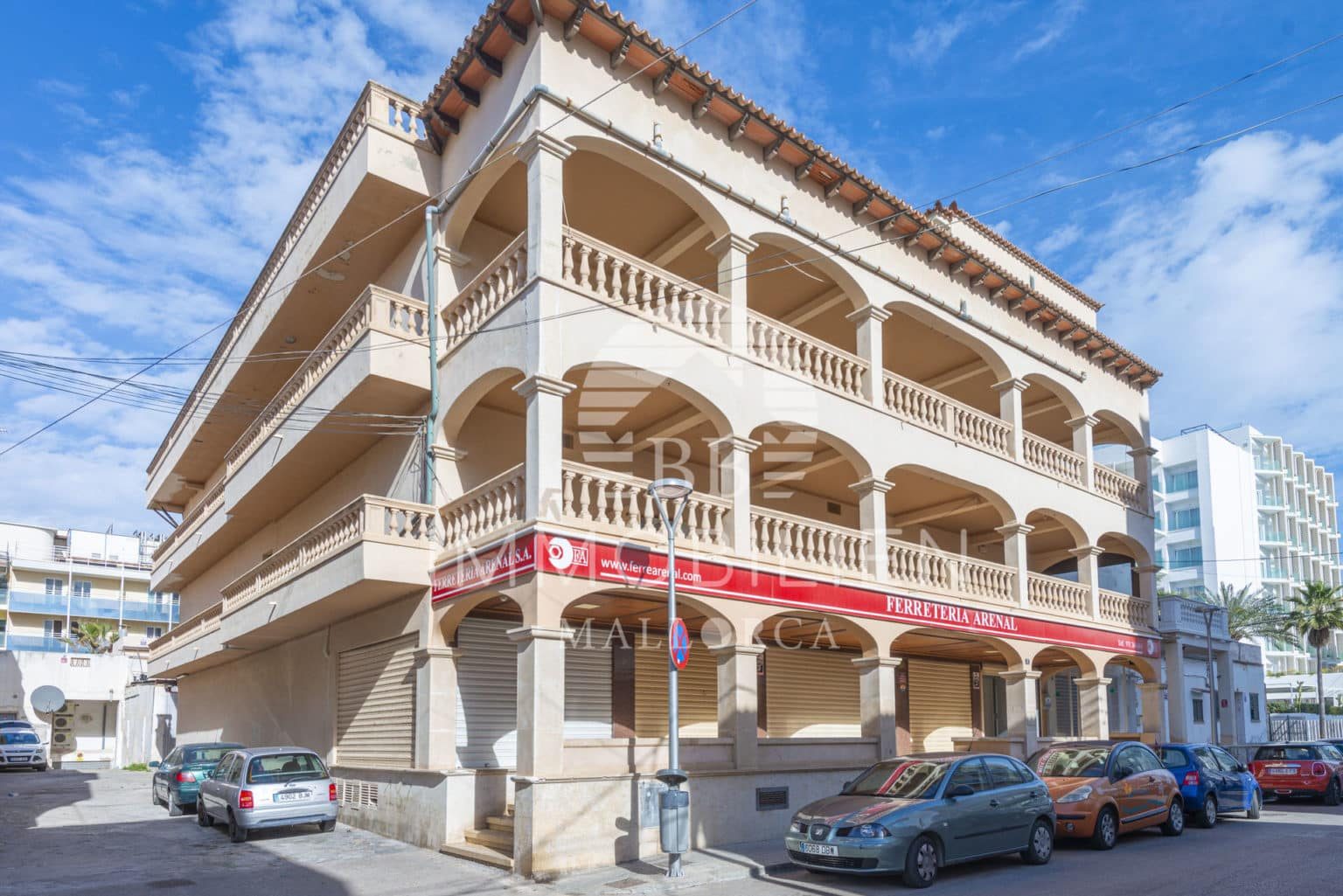 Entire building with commercial space & rental license for sale in Playa de Palma. Ideal for investors - 1
