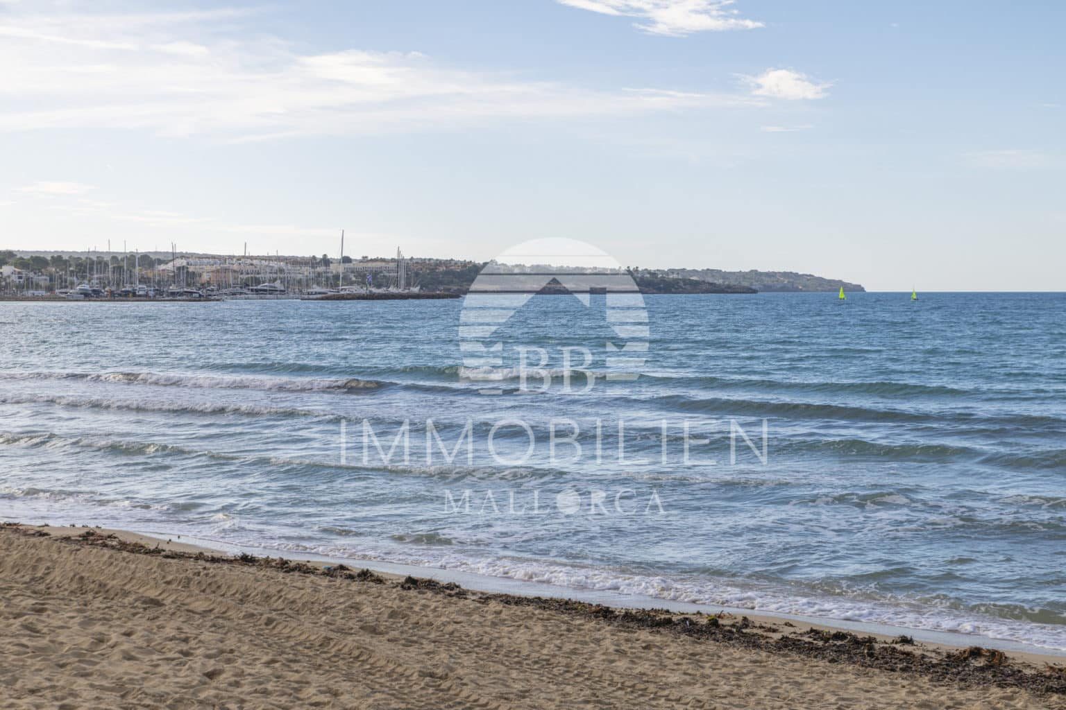 Entire building with commercial space & rental license for sale in Playa de Palma. Ideal for investors 5