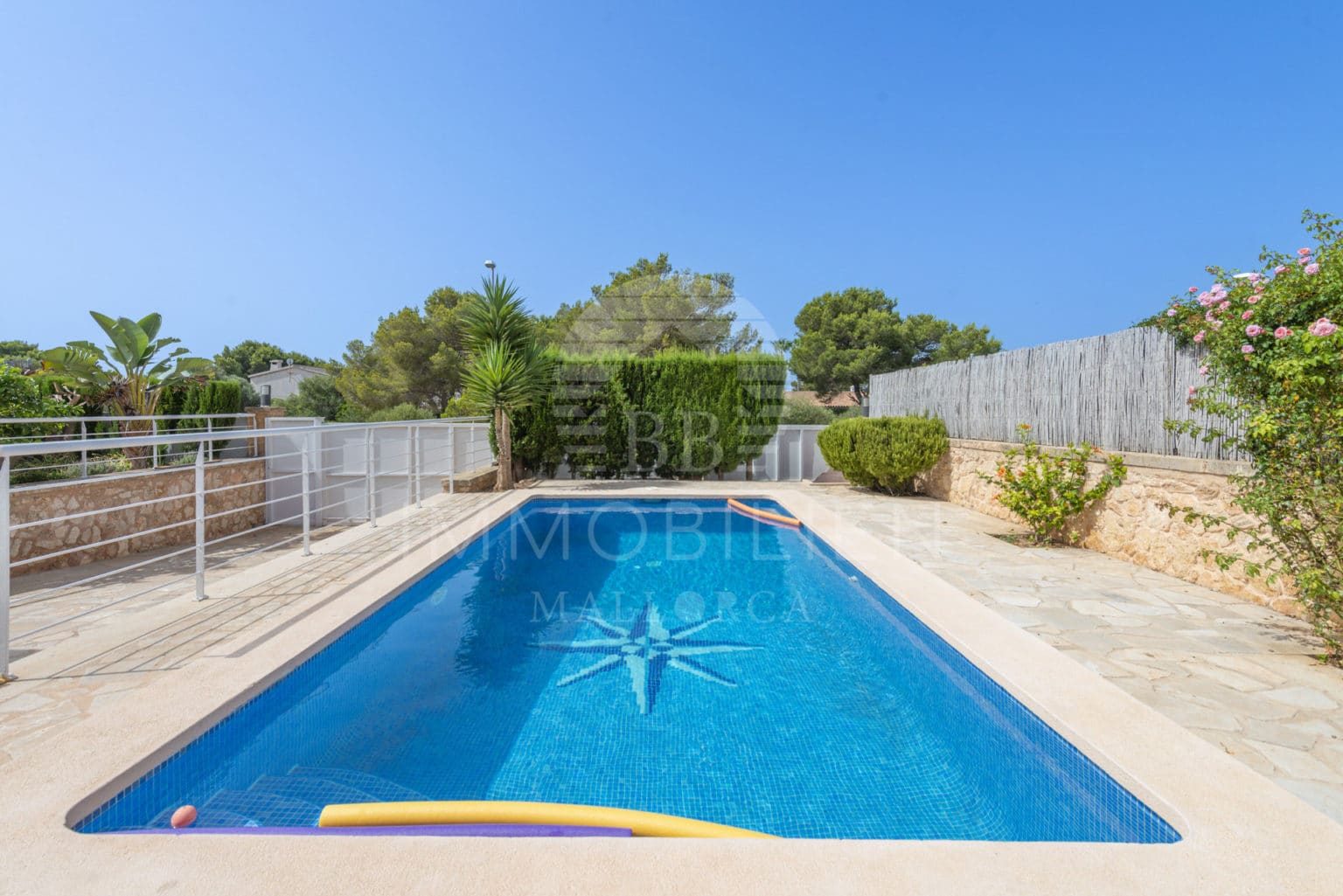 Renovated semi-detached house with 4 bedrooms, pool & garden in Cala Pi 4