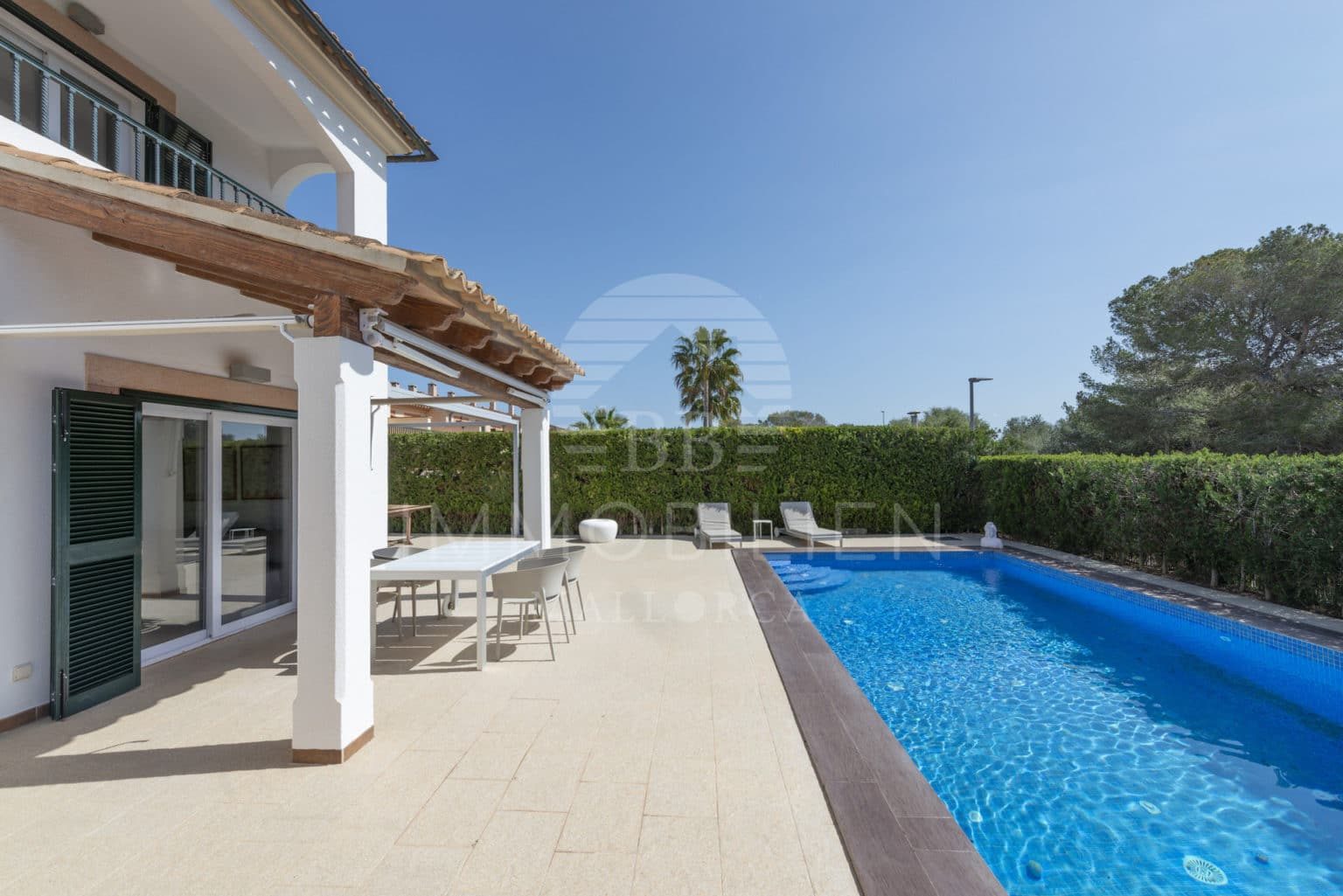 Terraced house with pool, garden & garage in Son Veri Nou 4