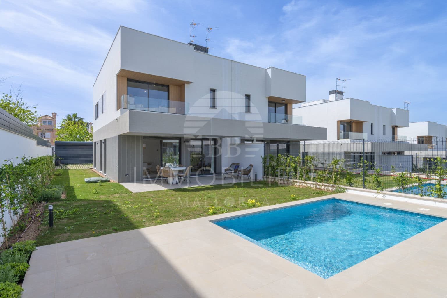 High-quality semi-detached house, new build with pool - 1