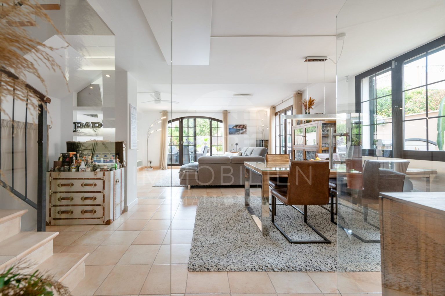 Stylish semi-detached house with pool & garden, carport 3