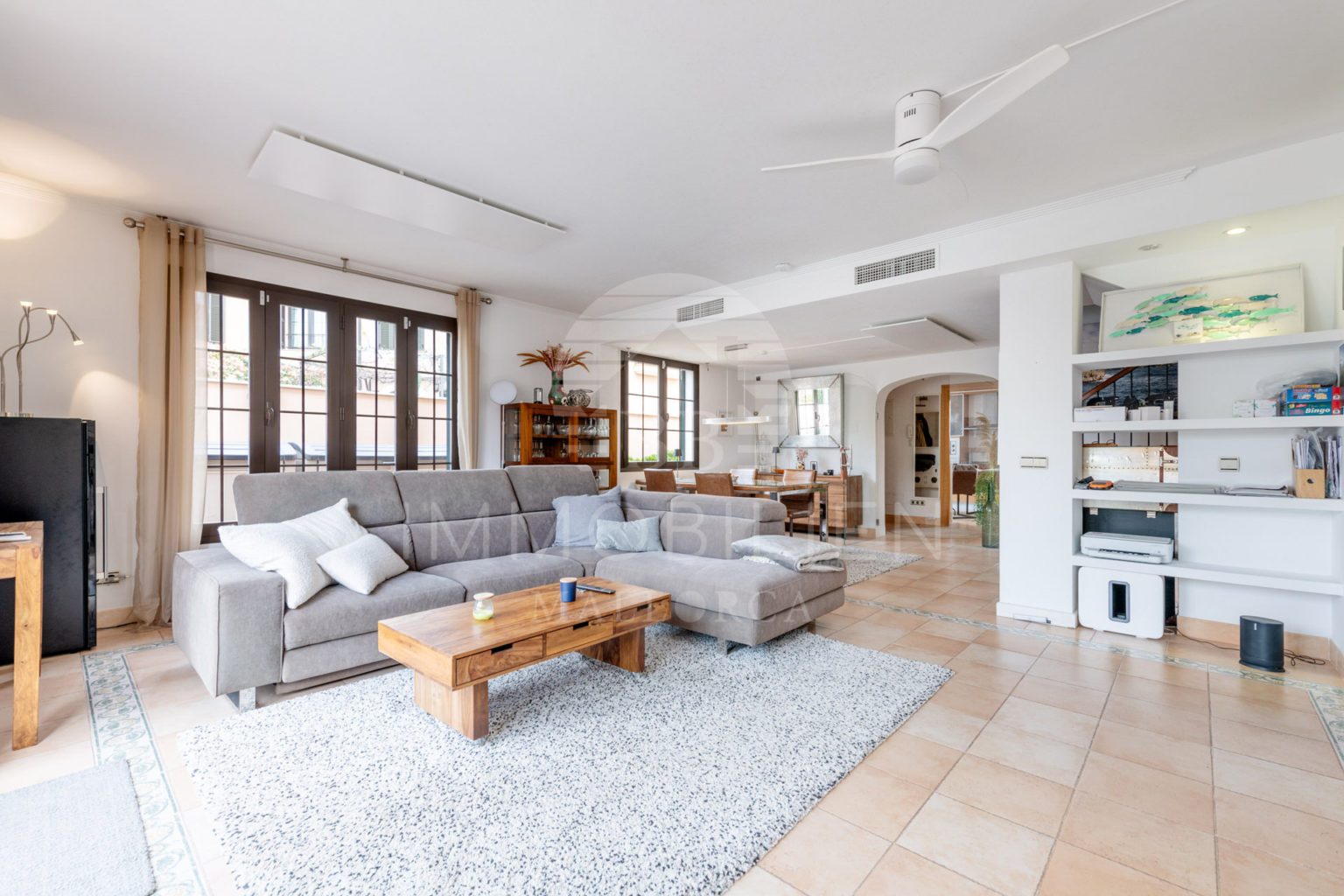 Stylish semi-detached house with pool & garden, carport 4