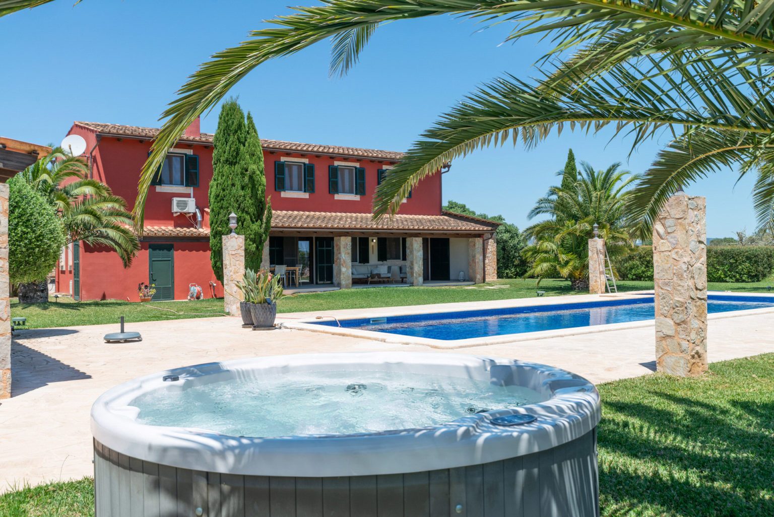 Beautiful finca with large pool and tennis court in Campos on Mallorca - 1