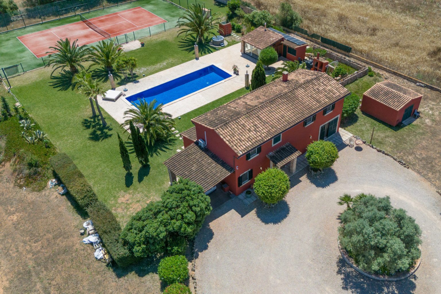 Beautiful finca with large pool and tennis court in Campos on Mallorca 5