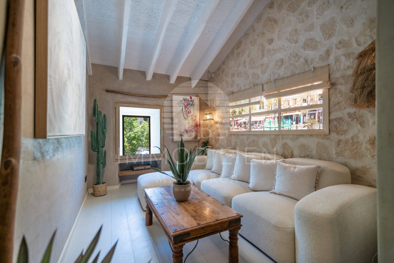 Designer penthouse in the heart of Llucmajor, with views of the village square & 1 parking space 5